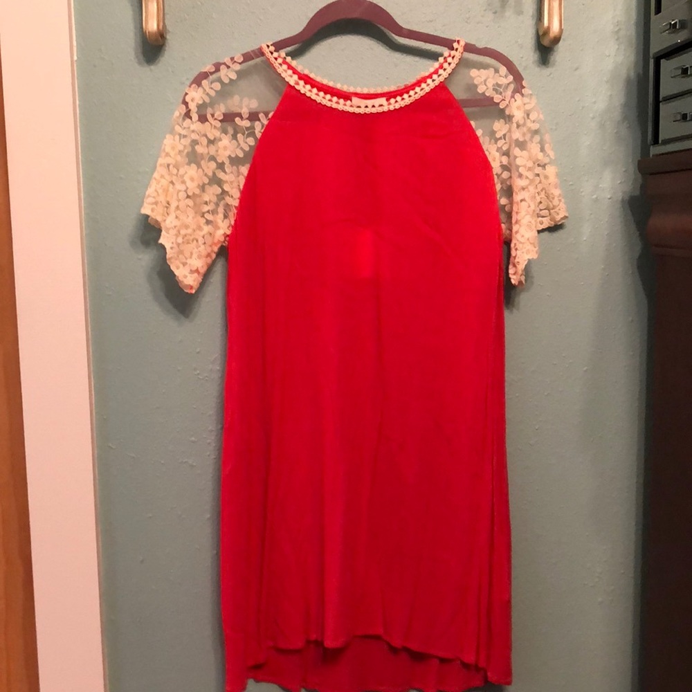 UMGEE tunic with lace sleeves